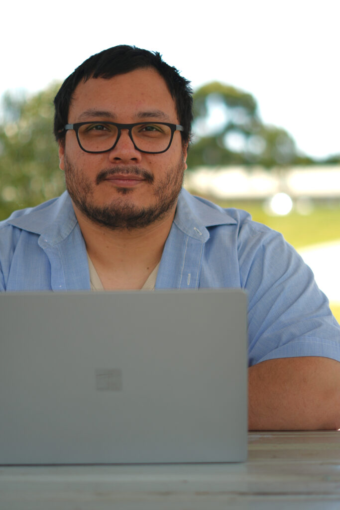 Portrait photo of Eric Recinos
